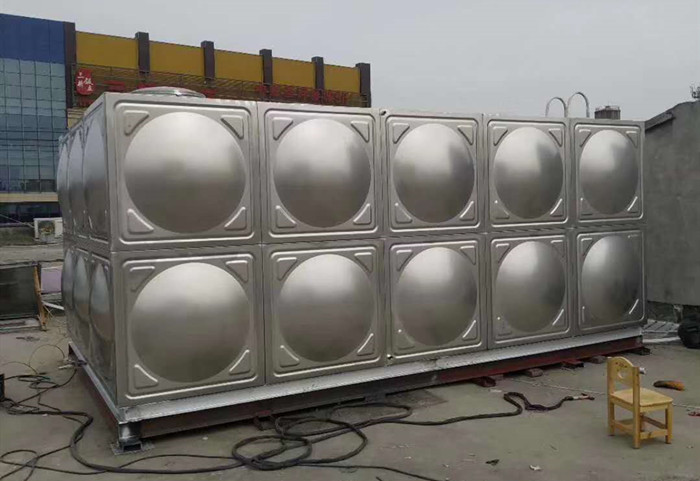 不銹鋼消防水箱該如何與消防穩(wěn)壓泵進行連接？