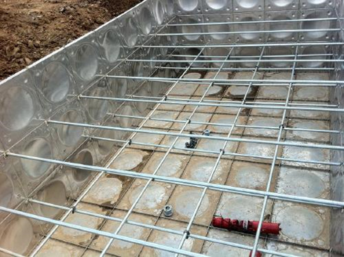 不銹鋼水箱內(nèi)部鋼筋焊接應該注意的問題